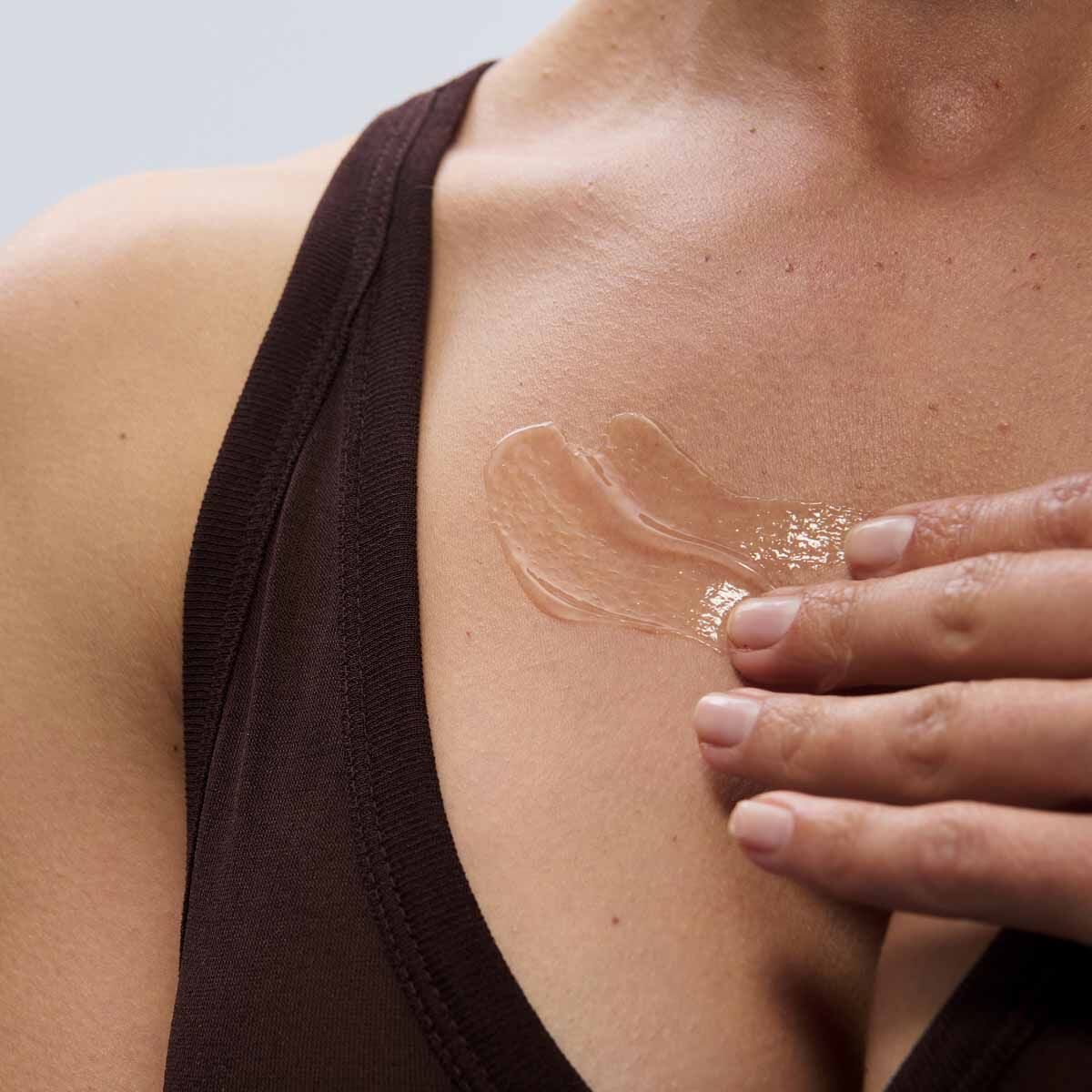 Bust Beauty Extra-Lift Gel - Breast Firming Gel | CLARINS®