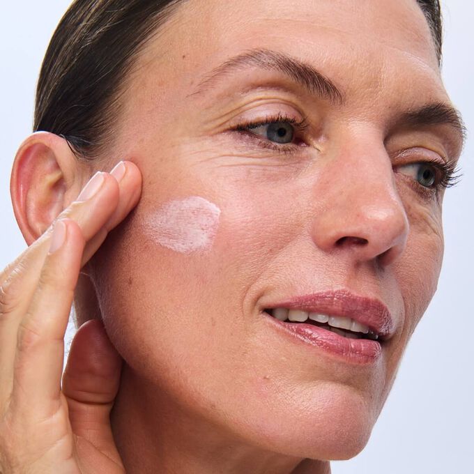 SOS Color Correcting Face Primer - Radiance