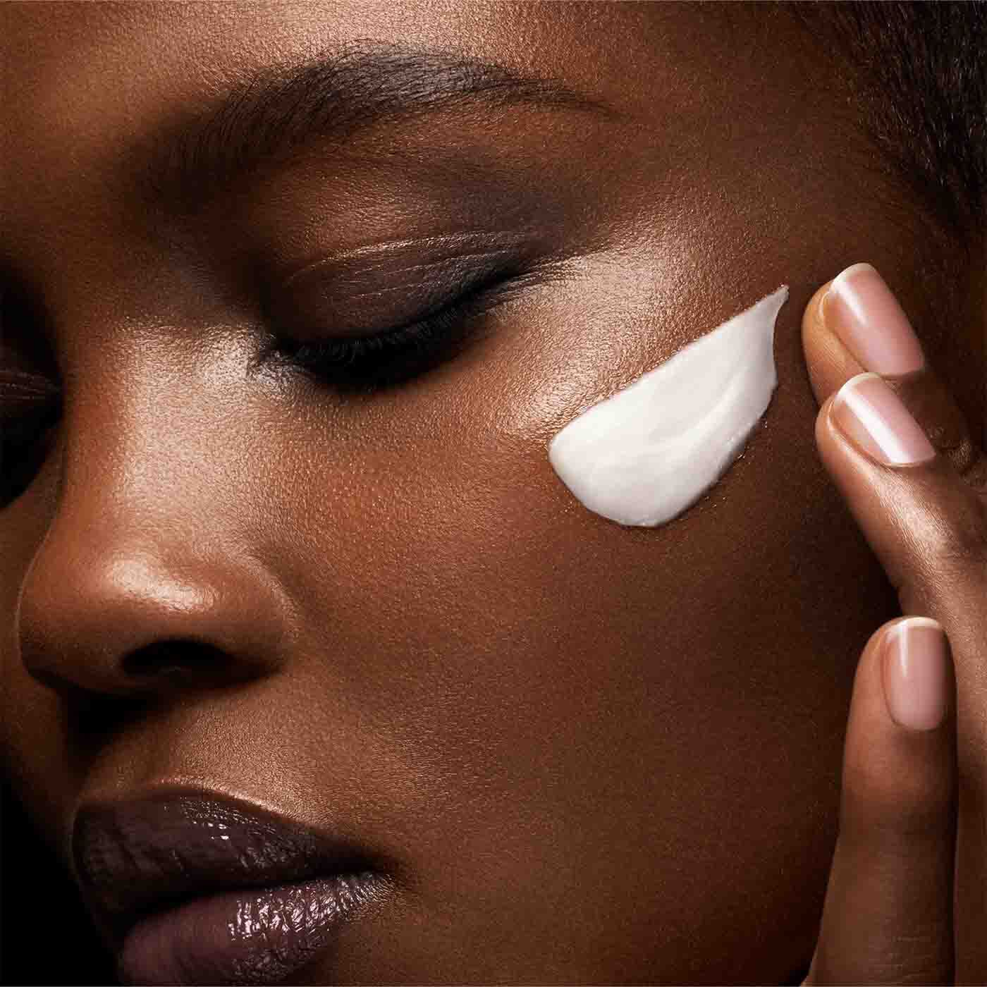 Precious La Crème Riche Age-Defying Moisturizer | CLARINS®