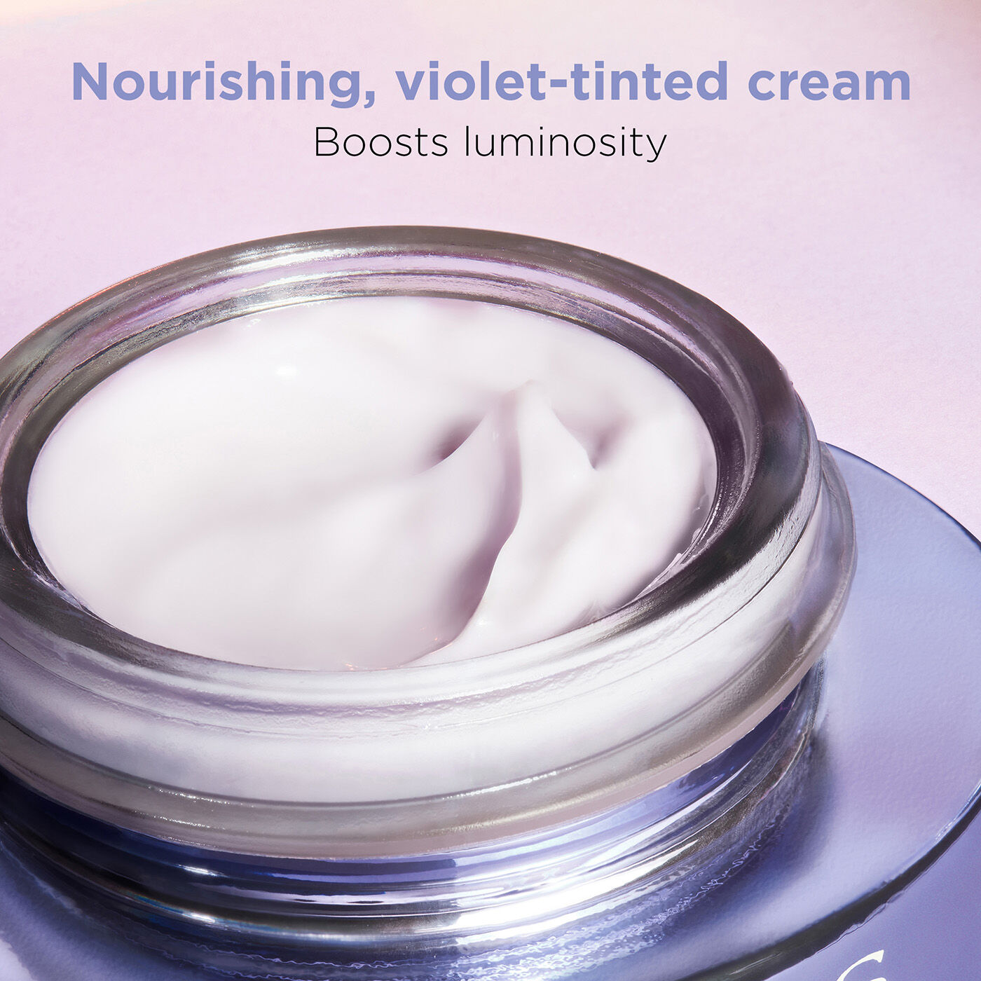 Lumière Valecia Cream& Foundation Nutri-Lumière Revive | Luxury Mature Face Cream | CLARINS®