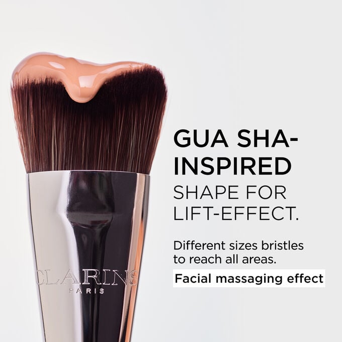Focus on Double Serum Foundation brushes with different bristle sizes for reaching all areas and providing a facial massaging effect