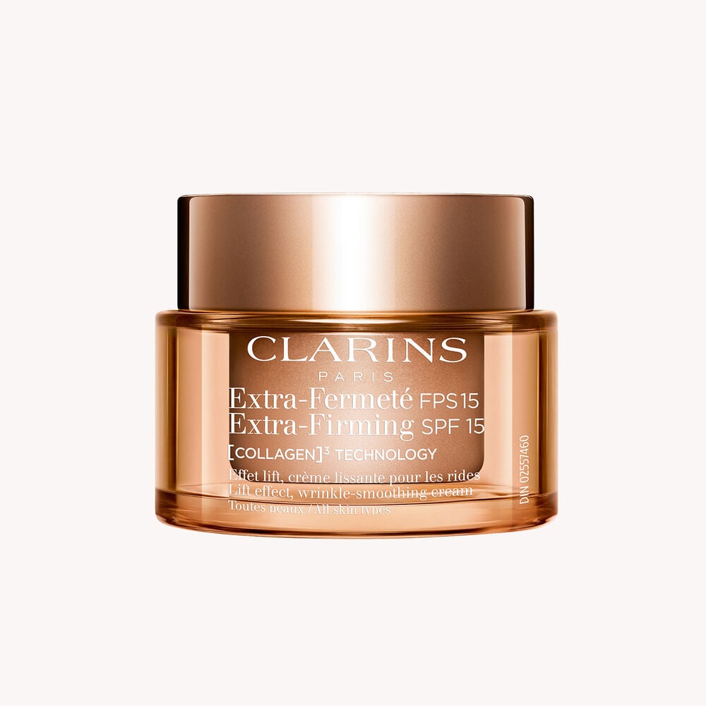 Plan produit de la Cr&egrave;me Extra-Firming Jour de Clarins avec SPF, avec mitracarpus, graine de p&eacute;can et mol&eacute;cule de collag&egrave;ne