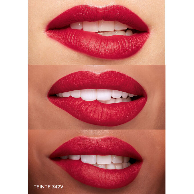 Gros plan des lèvres d’une femme, présentant les résultats en matière d’hydratation et de couleur après application de Joli Rouge Velvet en teinte 742V