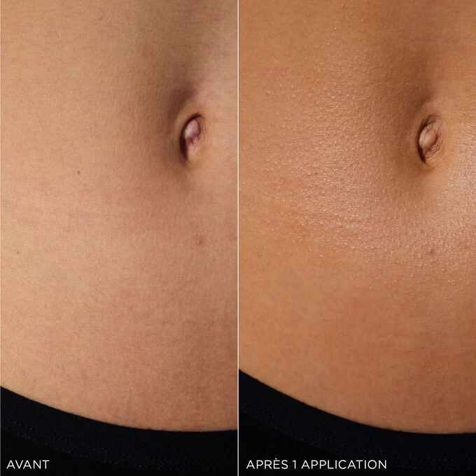 Avant/apr&egrave;s du ventre d&rsquo;une femme, montrant un h&acirc;le dor&eacute; naturel apr&egrave;s une application de la Gel&eacute;e Fra&icirc;che Auto-Bronzante Express de Clarins.