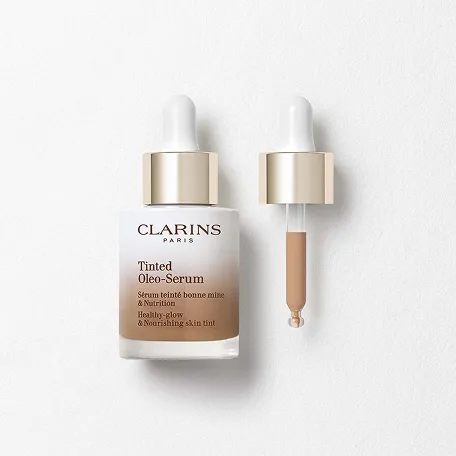 Tinted Oleo-Serum packshot, that provides buildable coverage and a glowy finish