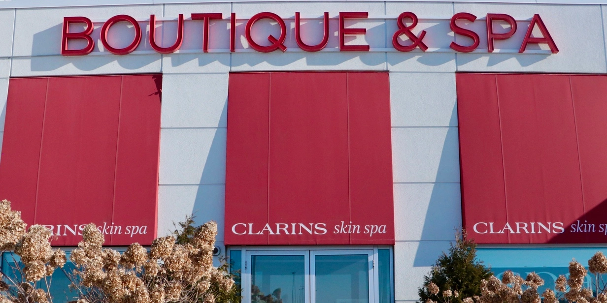Clarins boutique window